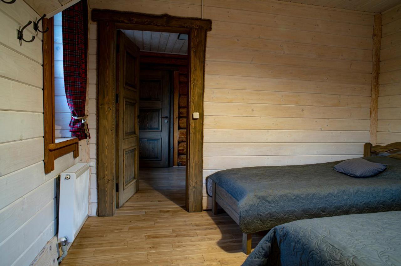 Знакова Хата Apartment เฮอเรเบนอฟ ภายนอก รูปภาพ